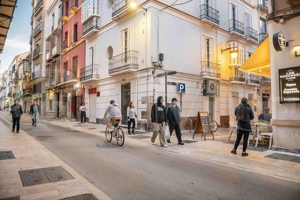 Apartment Historic Gem With Modern Comfort By Rems Málaga