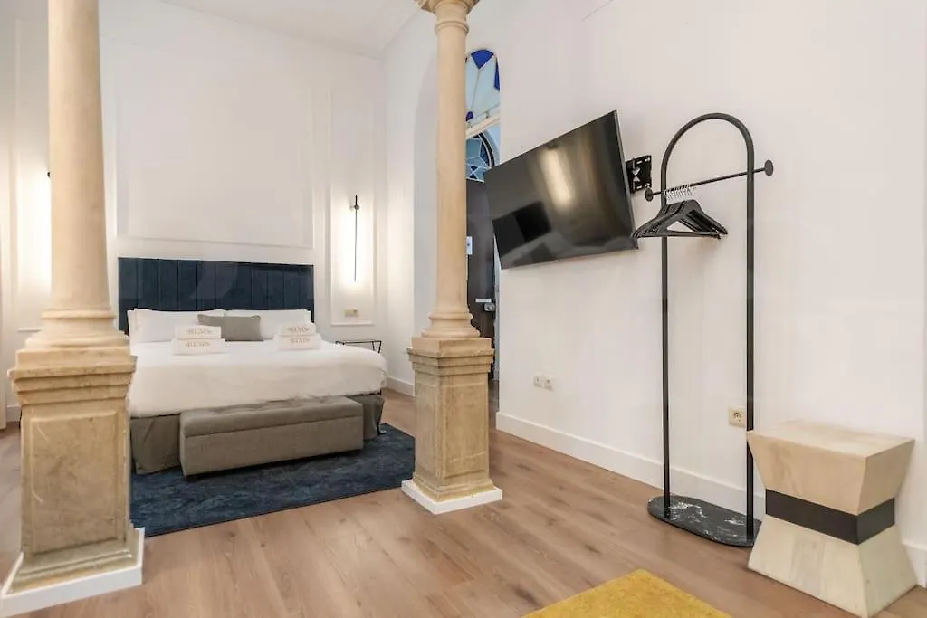 Historic Gem With Modern Comfort By Rems Malaga 0*,