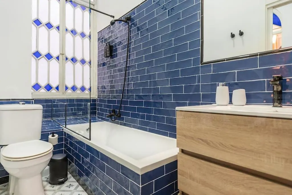 Historic Gem With Modern Comfort By Rems Malaga Apartment