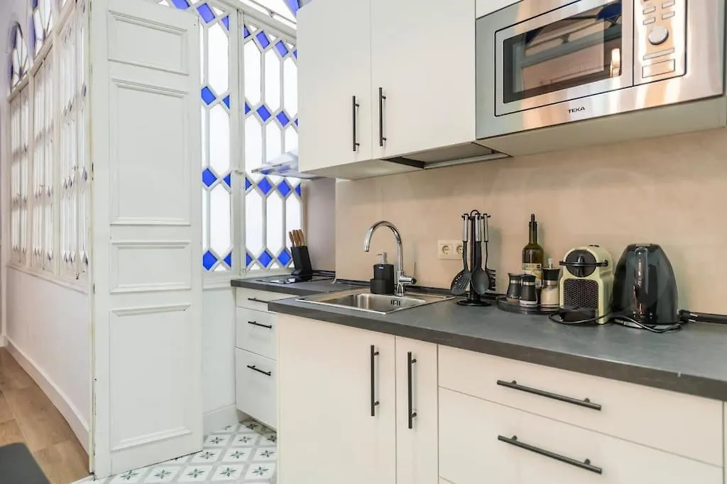 Historic Gem With Modern Comfort By Rems Malaga
