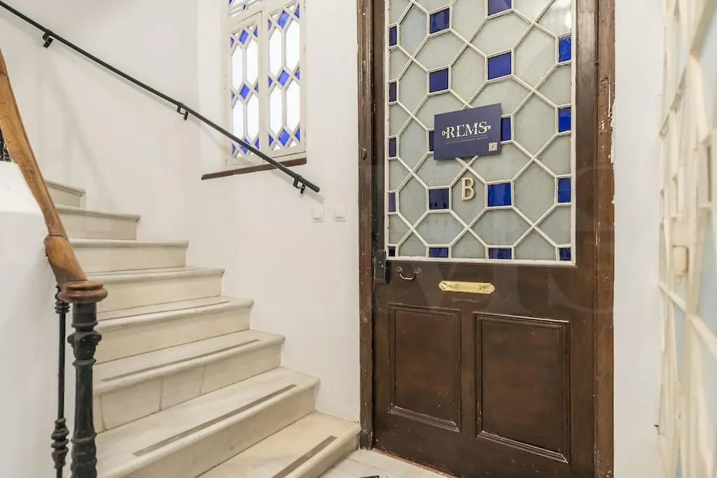 Historic Gem With Modern Comfort By Rems Malaga